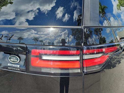 Used 2019 Land Rover Discovery HSE AWD/4WD image 32