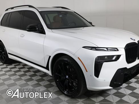 Used 2025 BMW X7 M60i w/ Executive Package image 3