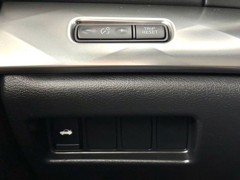 Used 2022 Nissan Maxima SV w/ Floor Mat Group FWD image 18