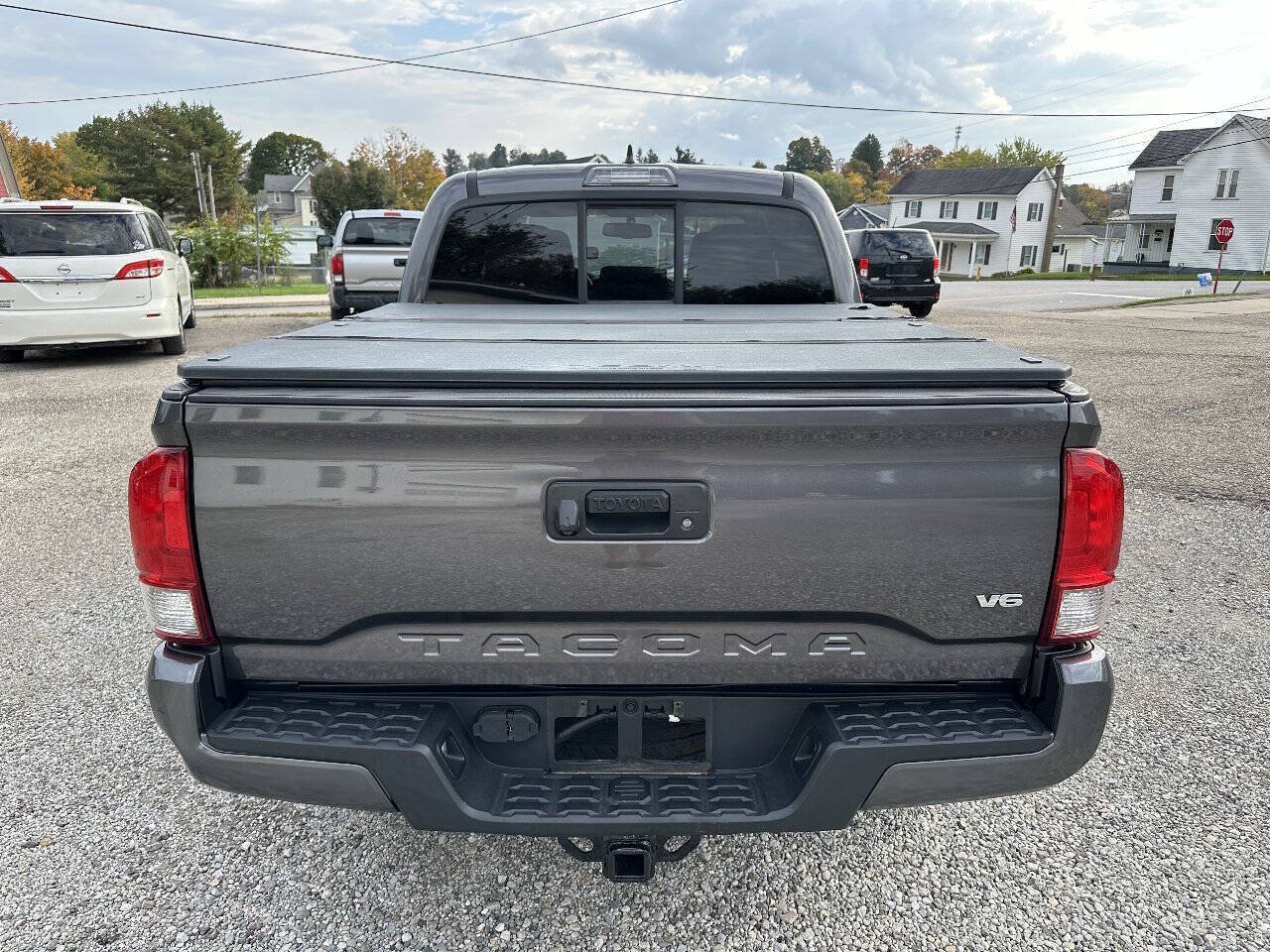 Used 2016 Toyota Tacoma TRD Sport w/ Towing Package AWD/4WD image 13