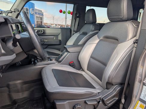 Used 2024 Ford Bronco Black Diamond image 13