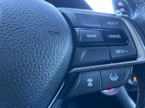 Used 2018 Honda Accord Sport image 16