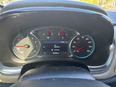 Used 2023 Chevrolet Traverse LT image 10