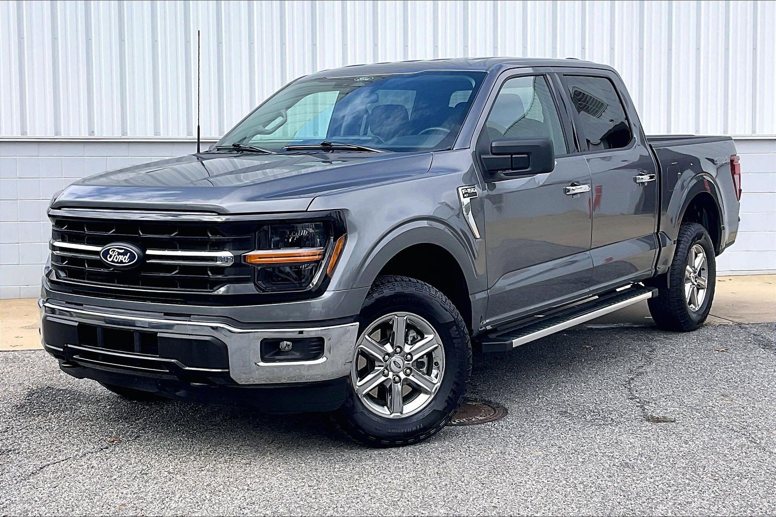 Used 2025 Ford F150 XLT w/ Equipment Group 301A Standard AWD/4WD image 2