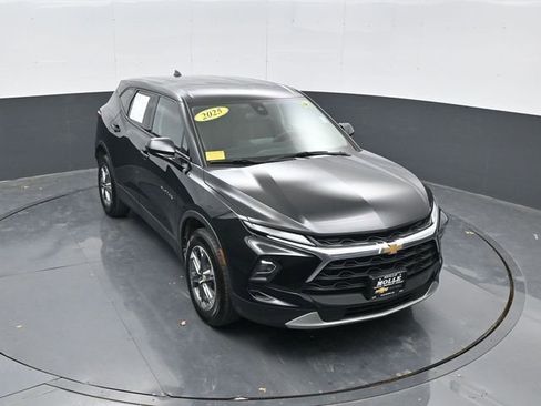 Used 2025 Chevrolet Blazer LT AWD/4WD image 1