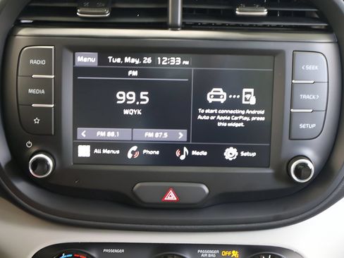 Used 2025 Kia Soul LX w/ LX Technology Package FWD image 15