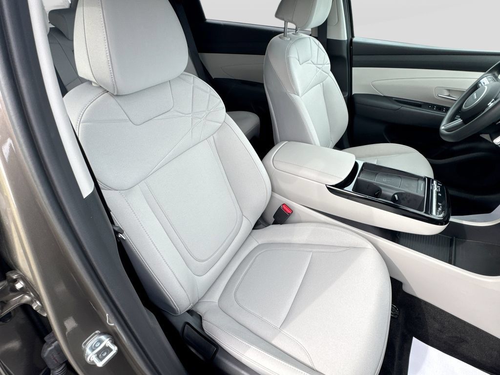 Certified 2025 Hyundai Tucson Blue AWD/4WD image 28