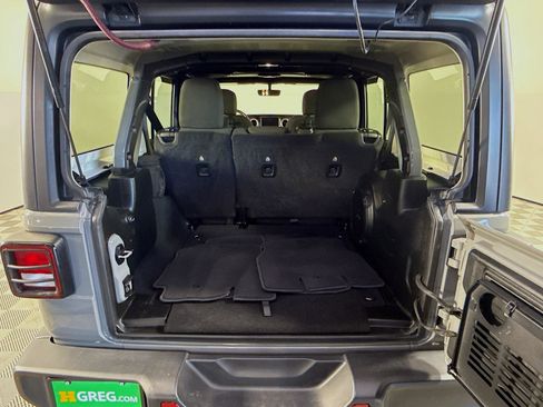 Used 2018 Jeep Wrangler Unlimited Sahara image 35