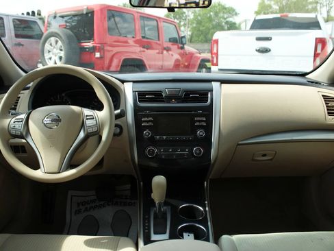 Used 2014 Nissan Altima 2.5 S w/ Display Audio Package image 12