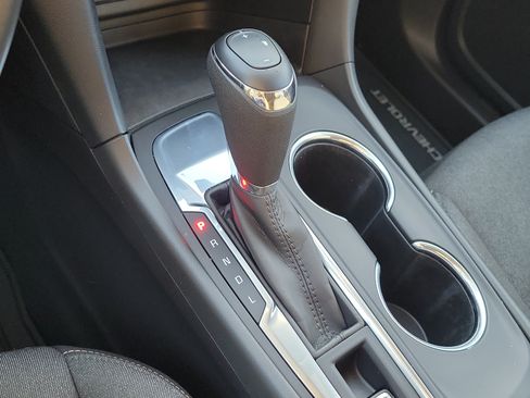 Used 2020 Chevrolet Equinox LT FWD image 37