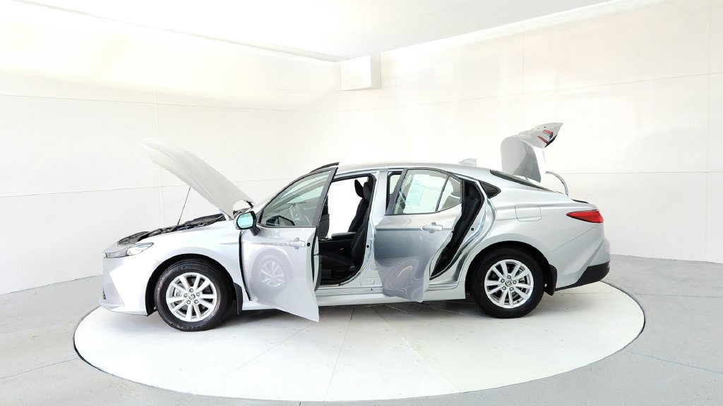 Certified 2025 Toyota Camry LE AWD/4WD image 10