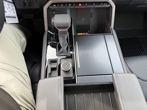New 2026 Toyota Tundra Platinum AWD/4WD image 25