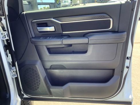 Used 2025 RAM 2500 Big Horn AWD/4WD image 38