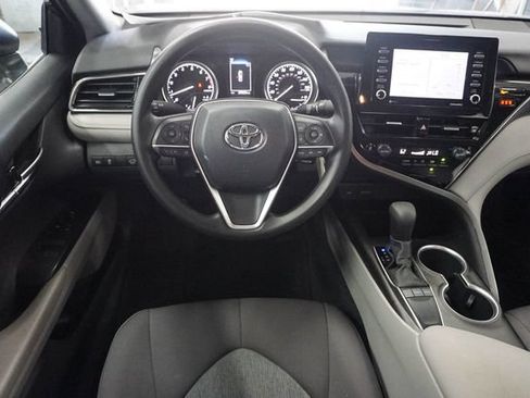 Used 2022 Toyota Camry LE FWD image 10