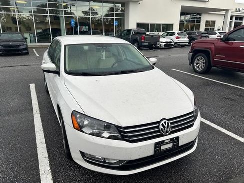 Used 2015 Volkswagen Passat 1.8T Limited Edition FWD image 2