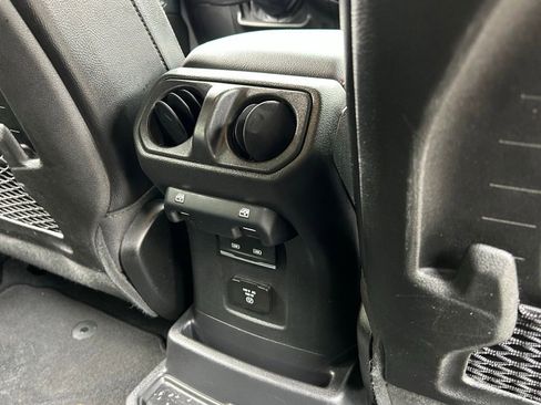 Certified 2022 Jeep Wrangler Unlimited Rubicon w/ Xtreme Recon 35" Tire Package image 40