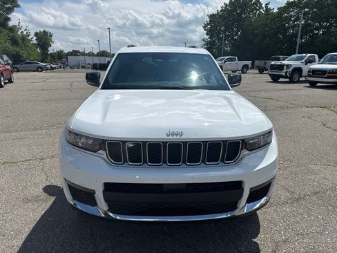 Used 2024 Jeep Grand Cherokee L Limited AWD/4WD image 3