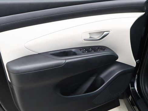 Used 2026 Hyundai Tucson SE FWD image 14