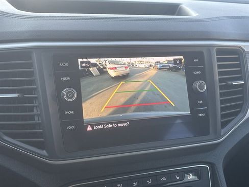 Used 2020 Volkswagen Atlas Cross Sport SE w/ Panoramic Sunroof Package image 33