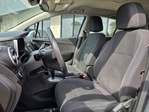 Used 2016 Chevrolet Trax LS FWD image 3