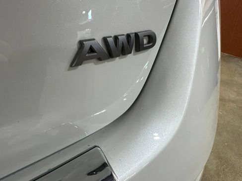 Used 2025 Nissan Altima 2.5 SL AWD/4WD image 6