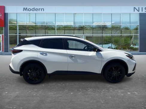 Certified 2024 Nissan Murano SV w/ SV Midnight Edition Package FWD image 4