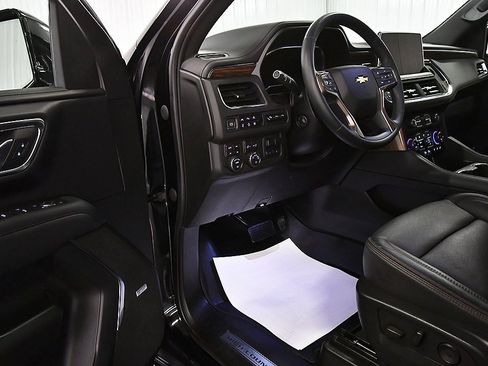 Used 2023 Chevrolet Tahoe High Country image 15