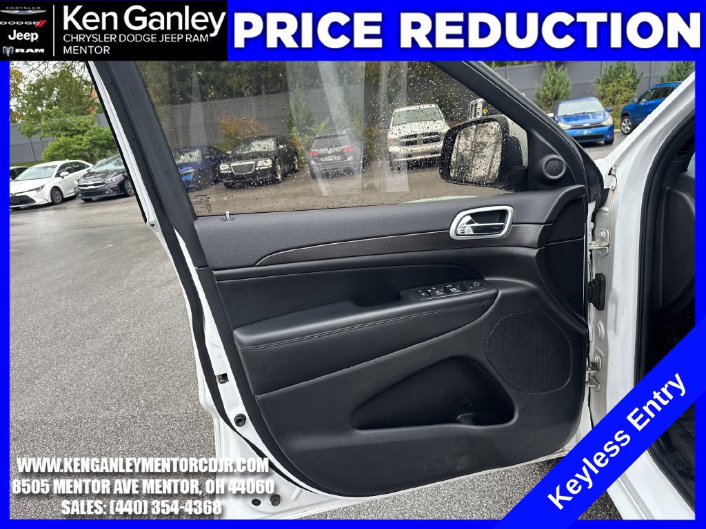 Used 2018 Jeep Grand Cherokee Altitude AWD/4WD image 12
