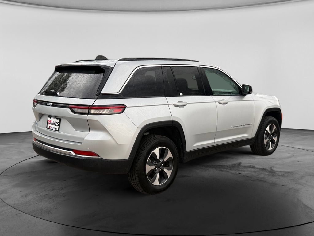 Used 2024 Jeep Grand Cherokee Limited 4xe AWD/4WD image 9