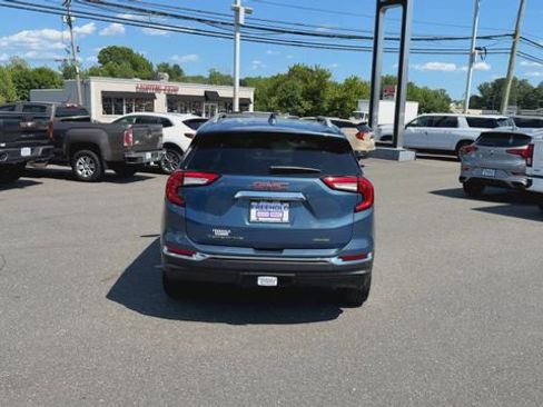 Certified 2024 GMC Terrain SLT w/ Infotainment Package II AWD/4WD image 7