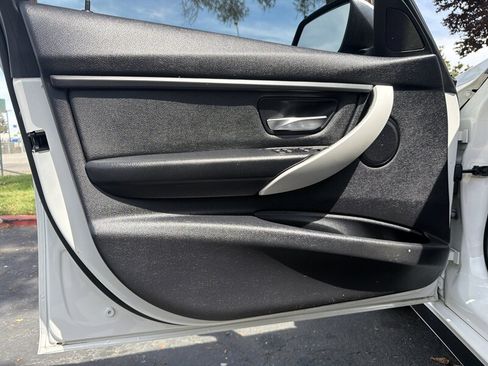 Used 2014 BMW 320i Sedan RWD image 15