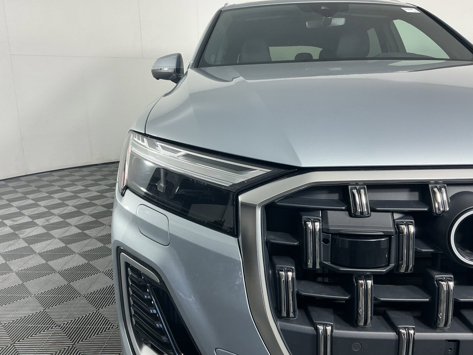 Used 2025 Audi Q7 3.0T Premium Plus AWD/4WD image 3