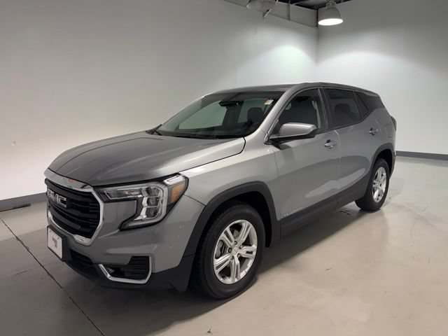 Used 2024 GMC Terrain SLE AWD/4WD image 3