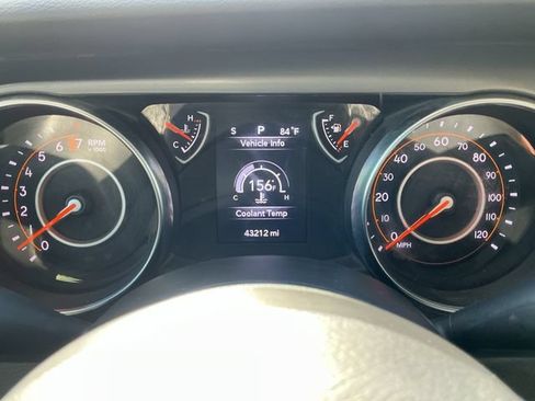 Used 2022 Jeep Gladiator Sport AWD/4WD image 11