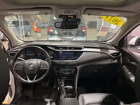Used 2021 Buick Encore GX Essence w/ Experience Buick Package image 3