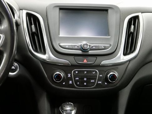 Used 2018 Chevrolet Equinox LT image 18