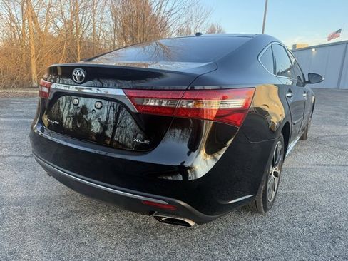Used 2018 Toyota Avalon XLE Premium w/ All Weather Liner Package image 3