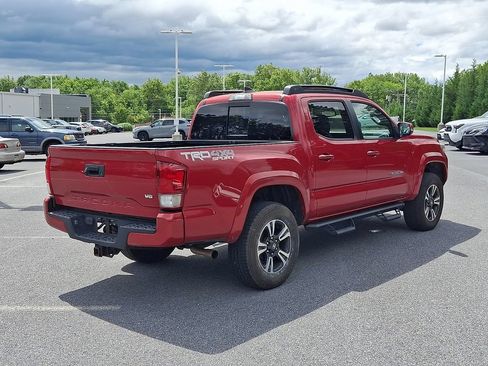 Used 2017 Toyota Tacoma TRD Sport w/ Tow Package (A/T) AWD/4WD image 4