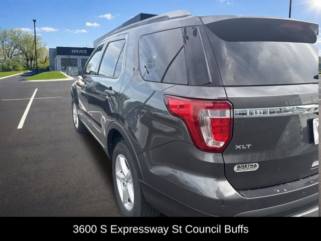 Used 2017 Ford Explorer XLT w/ Equipment Group 202A AWD/4WD image 10