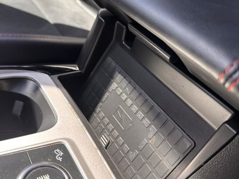 Used 2023 Ford Explorer ST-Line image 18