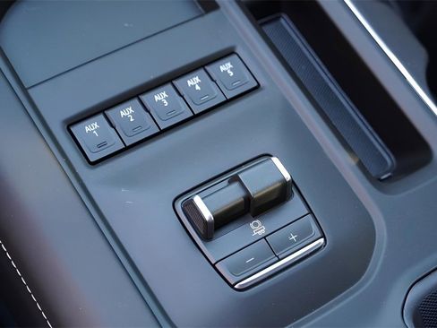 New 2026 GMC Sierra 2500 Denali Ultimate w/ Max Trailering Package image 18