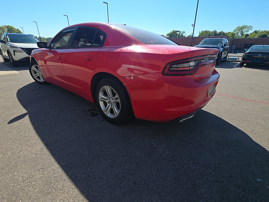 Used 2019 Dodge Charger SXT w/ Leather Interior Group RWD image 6