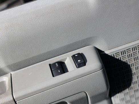 Used 2014 Ford E-350 and Econoline 350 XLT image 38