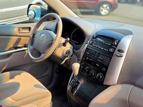 Used 2007 Toyota Sienna LE AWD/4WD image 18
