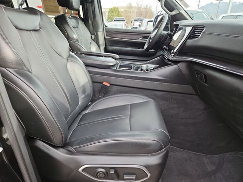 Used 2024 Jeep Wagoneer 4WD image 31