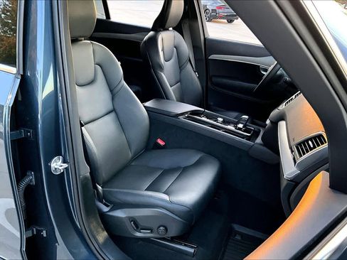 Used 2024 Volvo XC90 B5 Core w/ Protection Package Premier image 8