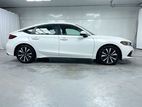 Used 2024 Honda Civic EX-L image 10