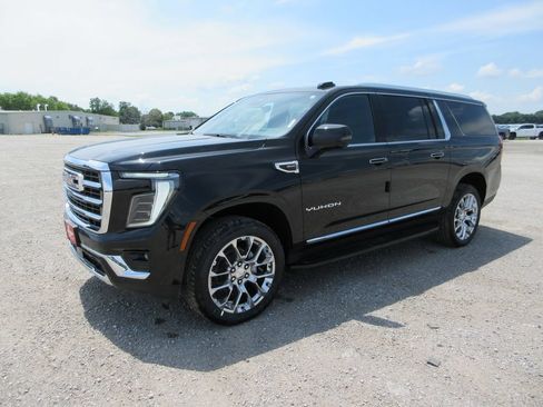 New 2026 GMC Yukon XL Elevation w/ Elevation Premium Package AWD/4WD image 9