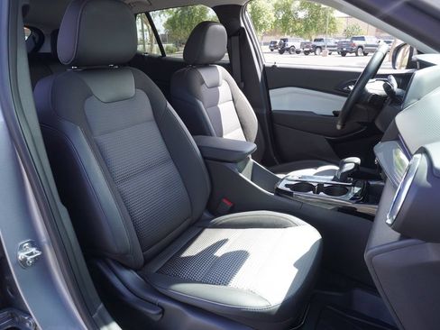 Used 2024 Chevrolet Trax LT w/ Driver Confidence Package FWD image 16