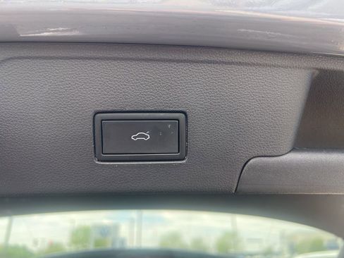 Used 2022 Volkswagen Atlas Cross Sport SEL R-Line image 22